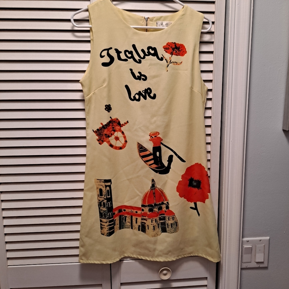 Tunic dress. Womens. Yellow with inscription Italia is love. Medium.